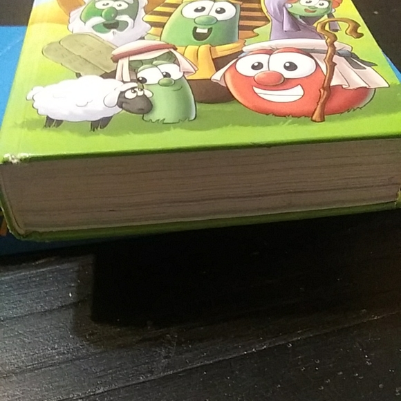 The veggieTales Bible - Picture 6 of 8